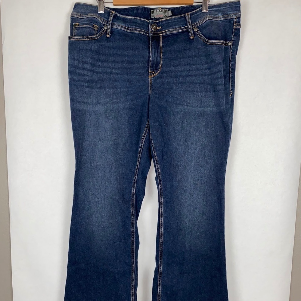 Torrid Jeans Luxe Slim Boot Super Stretch Blue Denim size 18R EUC